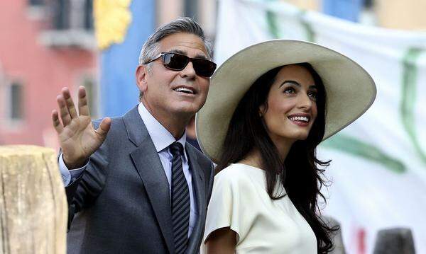 "Yes, I do". Jetzt ist es amtlich: George Clooney (53) und Amal Alamuddin (36) sind jetzt offiziell verheiratet. Das Glamour-Paar lie&szlig; am 29. September in Venedig seine Ehe standesamtlich eintragen.