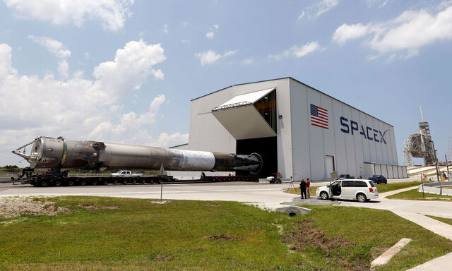 Elon Musk könnte mit recycelbaren SpaceX-Raketen Raumfahrt revolutionieren.