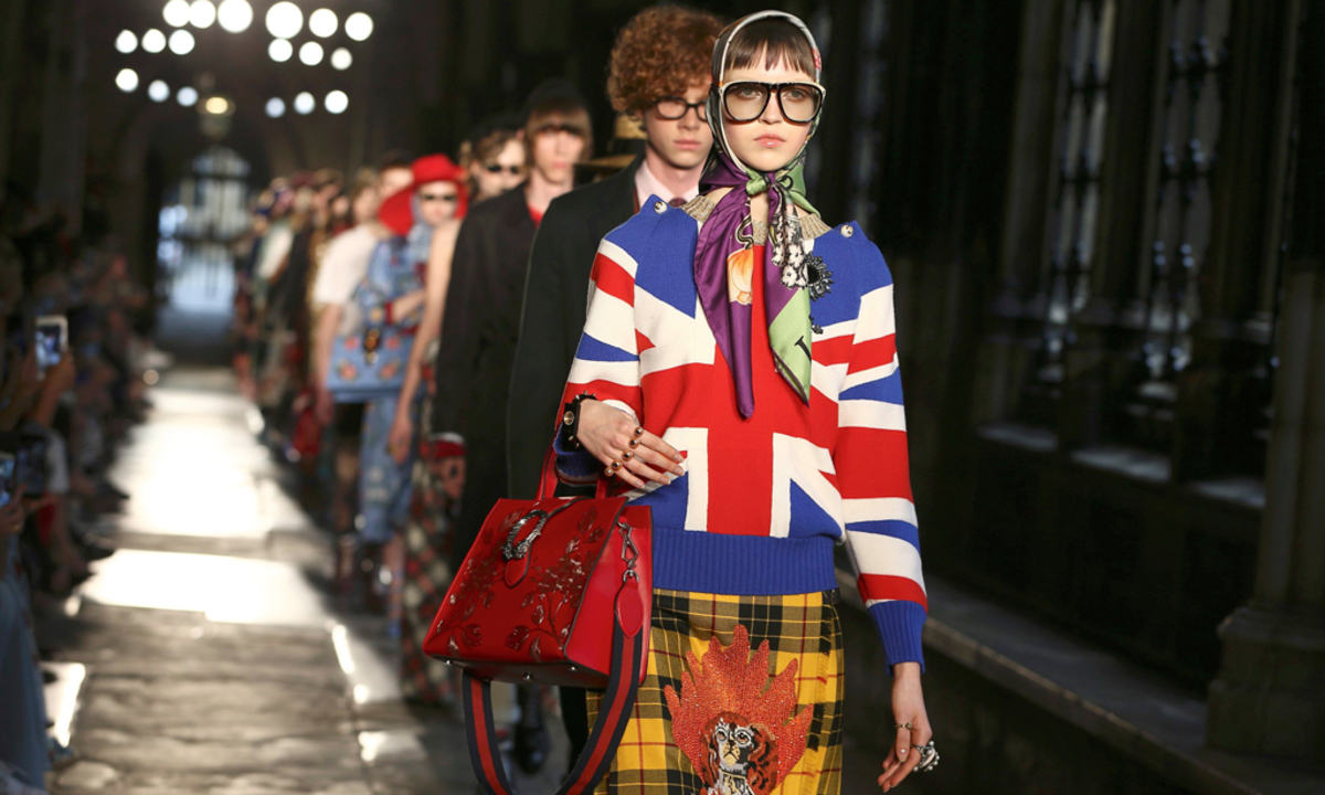 Fremdgehen. Ein Emblem wie der Union Jack geht immer – hier in der Cruise-Kollektion von Gucci.