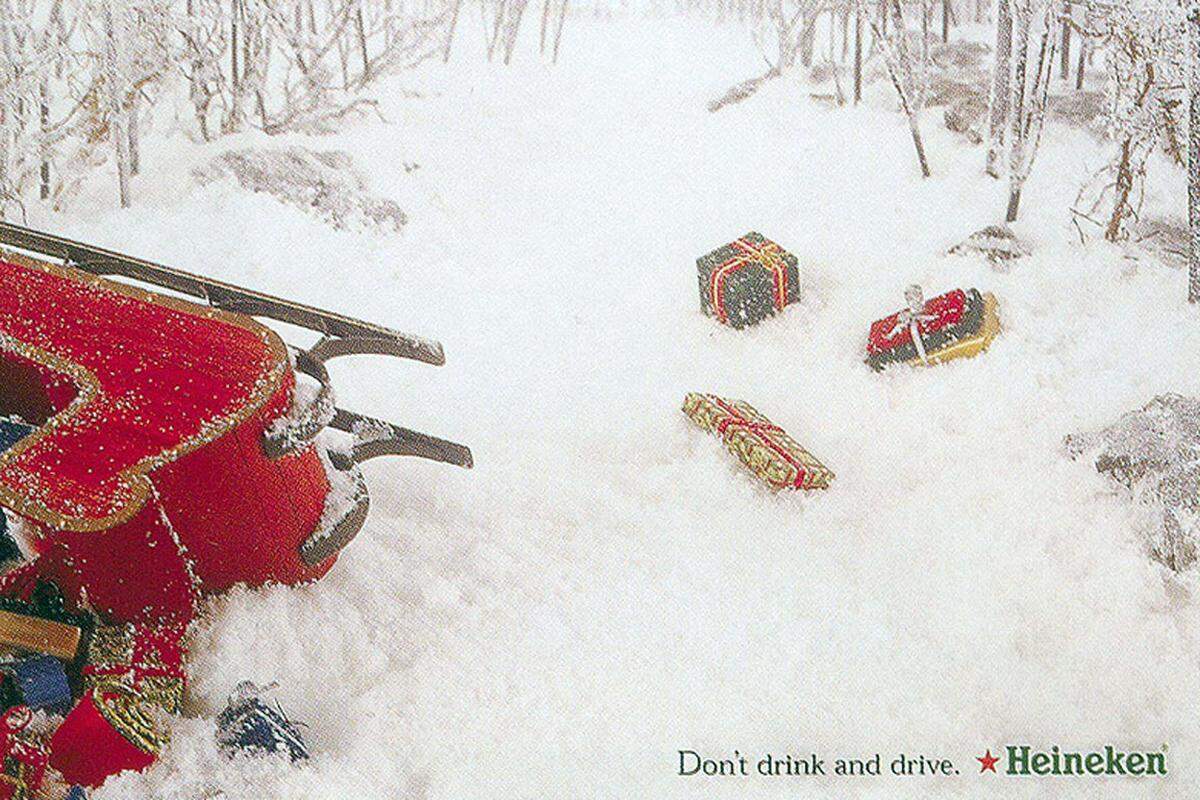 Hier kommt der Weihnachtsmann weniger glimpflich davon. Die Regel "Don't drink and drive" gilt eben auch am Nordpol.