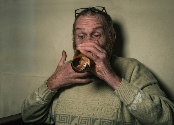 Später hätten sie die Fotos vorbeigebracht und hergezeigt. "Es ist nie passiert, dass hinterher das jemand nicht wollte", sagt Pichler. Wenn, dann war das von vornherein klar. Nicht alle wollten sich fotografieren lassen, manche seien aufgestanden und gegangen.