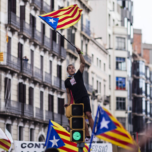 Studenten protestieren in Barcelona für die Unabhängikeit. 