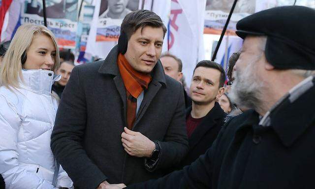 Gudkow bei einem Protestmarsch der Sozialdemokraten.