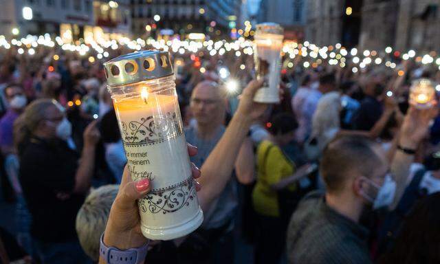 Montagabend gedachten Tausende der verstorbenen Ärztin auf dem Wiener Stephansplatz.