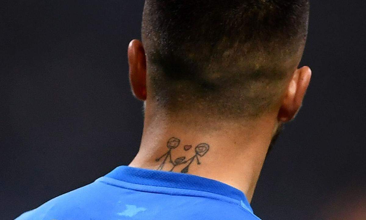 Und hier? Der Italiener Lorenzo Insigne. Hoppala, auch Italien ist nicht dabei.