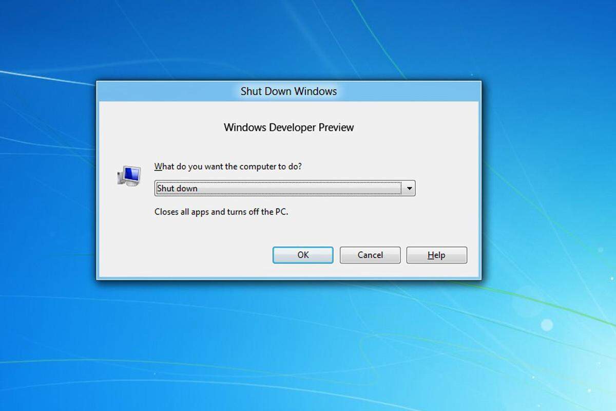 Wie schaltet man einen PC mit Windows 8 wieder aus? Der entsprechende Button fehlt, da es das Startmenü auch nicht mehr gibt. Allerdings findet sich unter dem "Settings"-Charm der Punkt "Power", der den Shutdown ermöglicht. Und die altbekannte Tastenkombination "ALT+F4" funktioniert auch noch.