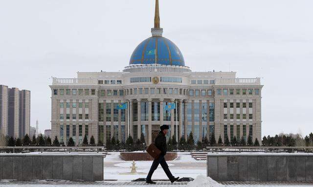 Der Präsidenten-Palast in der kasachischen Hauptstadt, die nun Nursultan heißt - benannt nach einem Bewohner dieser Residenz.