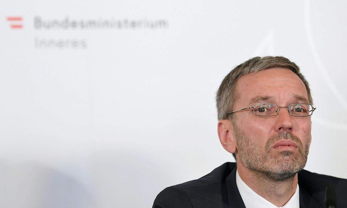  "Ich bin gekommen, um zu bleiben. Wir haben noch viel zu tun in diesem Land." Innenminister Herbert Kickl (FPÖ) zeigt sich von der Kritik an seiner Person unbeeindruckt.