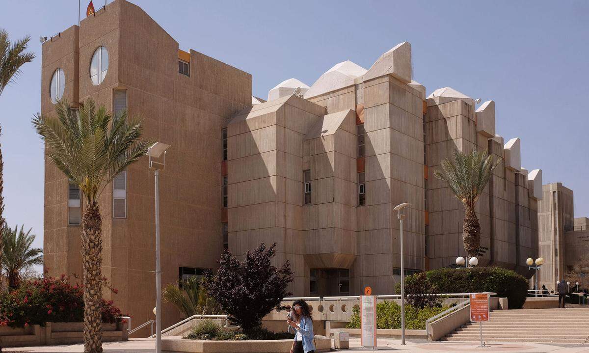 Der Campus der Ben Gurion Universität in Israel. Ebenso eines der Bauwerke, für deren Erhalt sich die Online-Gegenbewegung "SOS Brutalism" in den letzten Jahren stark gemacht hat.