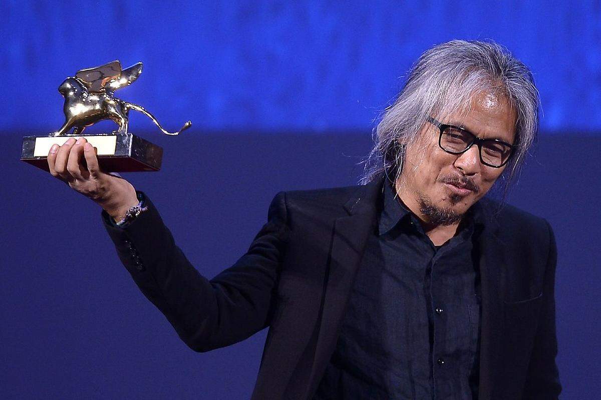 Das Drama "The Woman Who Left" des philippinischen Regisseurs Lav Diaz hat den Goldenen Löwen der 73. Internationalen Filmfestspiele Venedig gewonnen. Das gab die Jury am Samstagabend bekannt. &gt;&gt; Zum Bericht