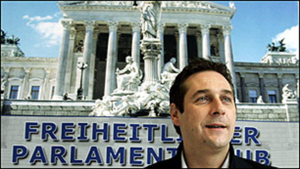 Auch Jugendbilder mit Kampfszenen brachten FP-Chef Heinz-Christian Strache in Bedrängnis.Schon bald nach Bekanntwerden der Fotos wurde aus der Affäre um diese "Jux-Bilder" ein FP-Rosenkrieg. Strache vermutete den FP-Abgeordneten Ewald Stadler hinter dem Publikwerden der Fotos.