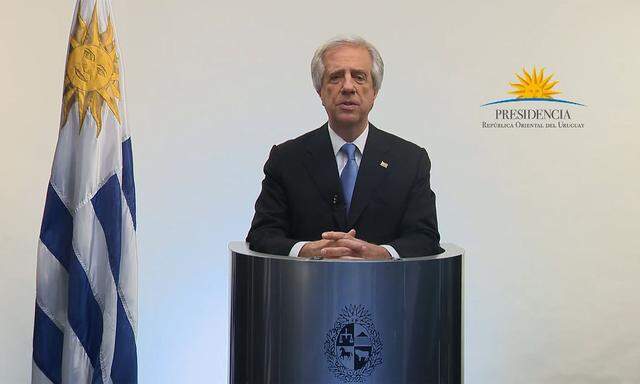 Der Präsident von Uruguay, Tabare Vazquez, verkündet die frohe Botschaft: Das Land muss keinen Schadenersatz an Philip Morris zahlen.