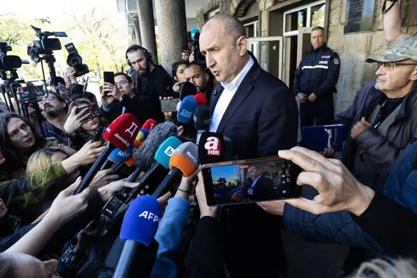 Bulgariens Rumen Radew hat geringe Berührungsängste mit dem Kreml ...