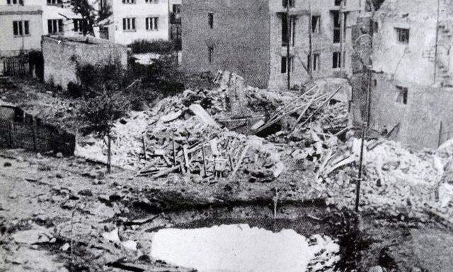 Nach Bombenanschlägen auf Warschau im Zweiten Weltkrieg