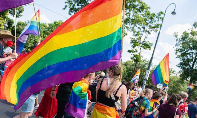 Heuer findet von 1. bis 18. Juni die 27. Vienna Pride statt, das größte LGBTQ+-Event Österreichs (Bild aus 2021). 