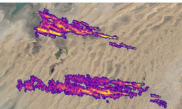 Eine Satellitenaufnahme vom Oktober 2022: Östlich von Hazar, Turkmenistans strömen Methanfahnen nach Westen, die Methanfahnen damals von der Nasa-Mission "Earth Surface Mineral Dust Source Investigation" entdeckt wurden.