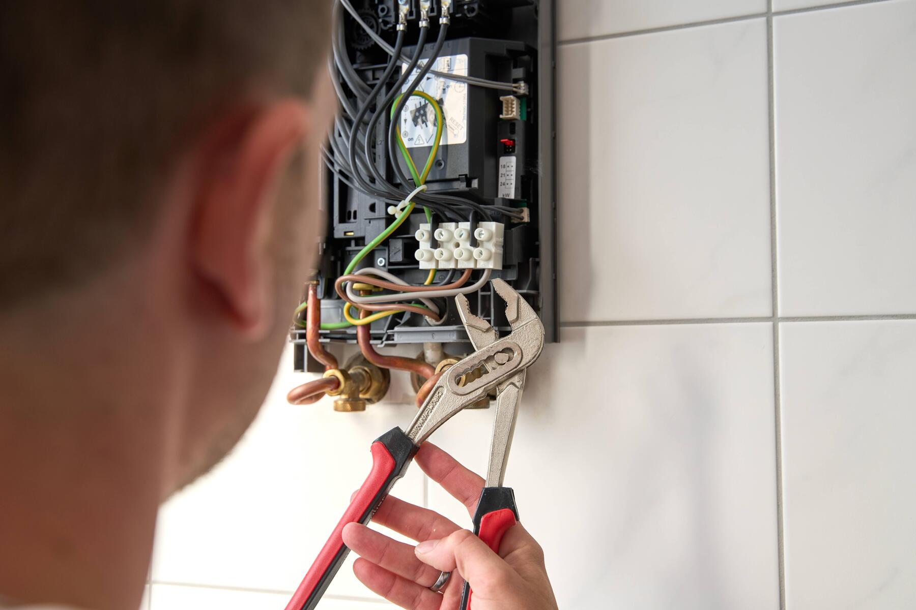 Fünf vermeintliche Installateure wegen Diebstahl festgenommen