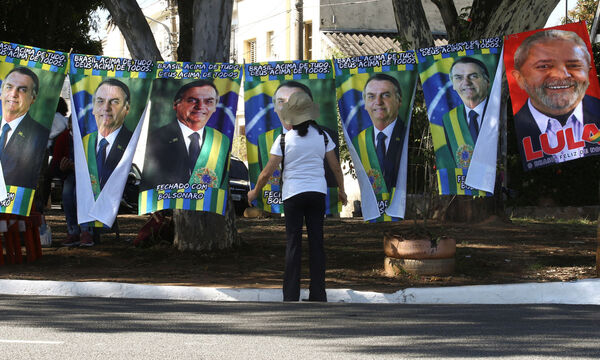  Die Wahlplakate hängen schon. Es wird hart werden, Gewalt nicht ausgeschlossen. 