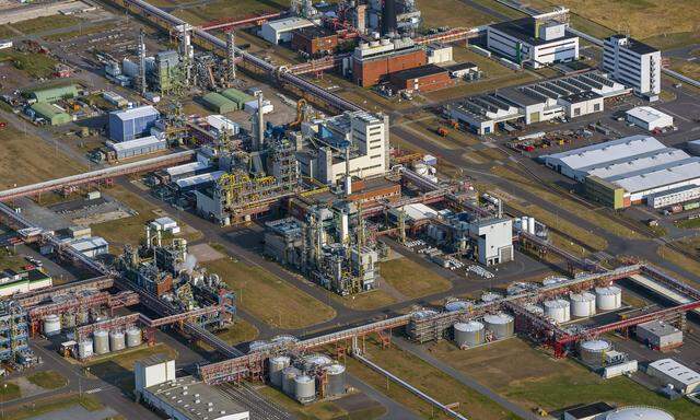 Ein Chemiepark in Brunsbüttel: „Der deutschen Konjunktur fehlt es weiter an Wachstumsimpulsen“.