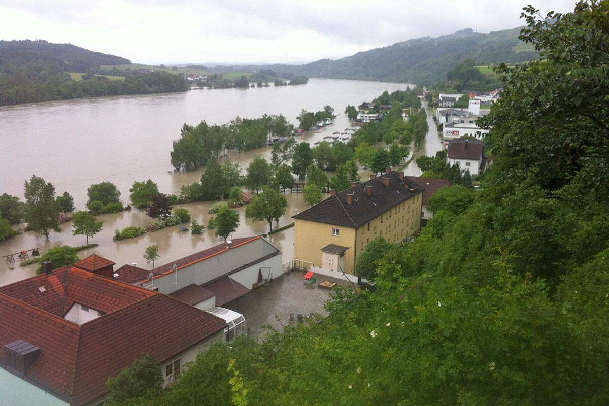 "Presse"-Reporter Georg Renner war in Marbach an der Donau. Dort erfuhr er von den Betroffenen, dass der Bau eines neuen Hochwasserschutzes für 2012 geplant war - aber aus Budgetgründen verschoben wurde.