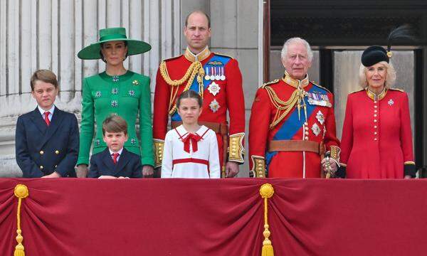 Zum Abschluss der Parade zeigte sich die Royal Family auf dem Balkon des Buckingham Palace. 