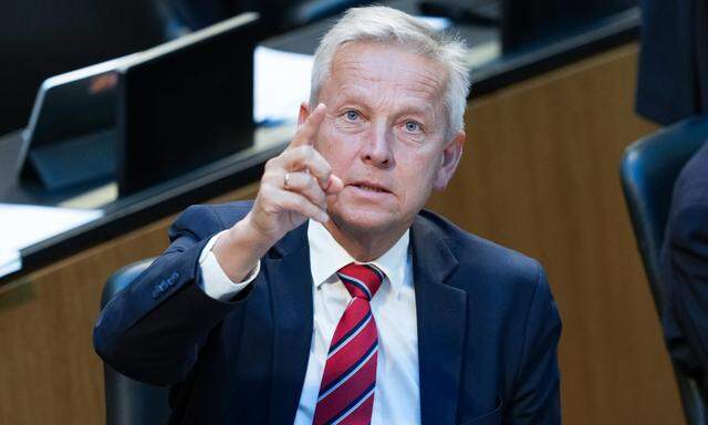 Der frühere Staatssekretär und außenpolitische Sprecher der ÖVP, Reinhold Lopatka, dürfte bei der Kandidatenliste für die EU-Wahl ganz oben stehen.