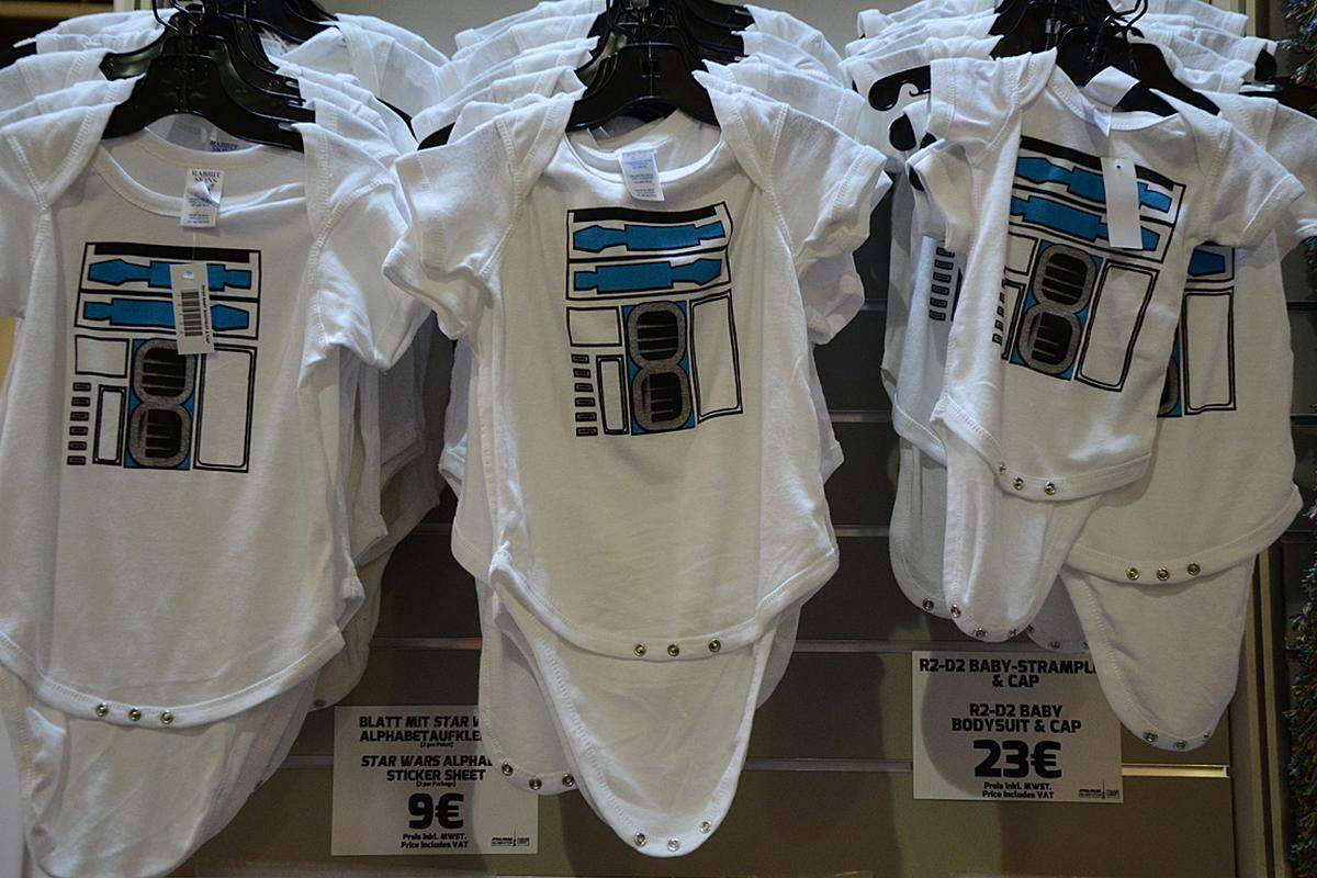 Paare mit Familienplanung konnten bei den R2-D2-Strampelanzügen zuschlagen.