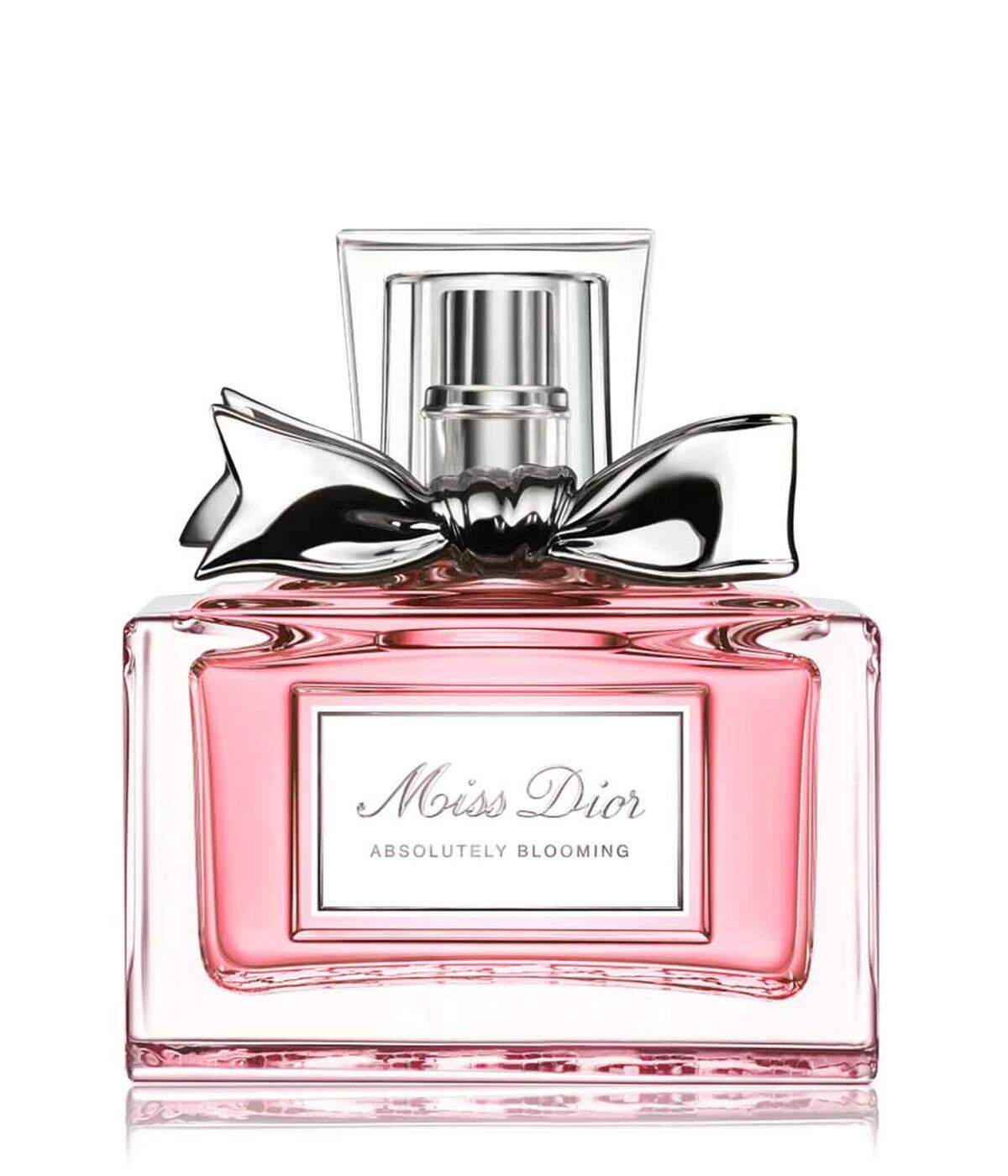 "Absolutely Blooming" heißt der jüngste Neuzugang der seit Jahren wachsenden Miss-Dior-Familie von Christian Dior. 100 ml Eau de Parfum um 135 Euro.