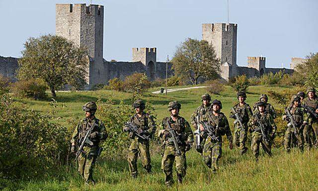 Schwedische Infanterie beim Training auf der "Festungsinsel" Gotland.