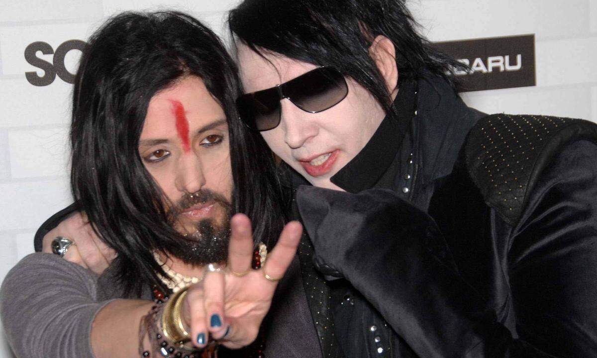 Auch in der Musikindustrie werden Vorwürfe laut. So feuerte Schock-Rocker Marilyn Manson seinen Bassisten, dessen Ex-Freundin Vergewaltigungsvorwürfe gegen Jeordie White erhoben hatte. Gothrock-Sängerin Jessicka Addams beschuldigt den Musiker mit dem Bühnennamen Twiggy Ramirez, sie während ihrer Beziehung in den 1990er-Jahren belästigt und auch vergewaltigt zu haben. Sie machte die von Männern beherrschte Musikindustrie für ihr jahrelanges Schweigen verantwortlich.