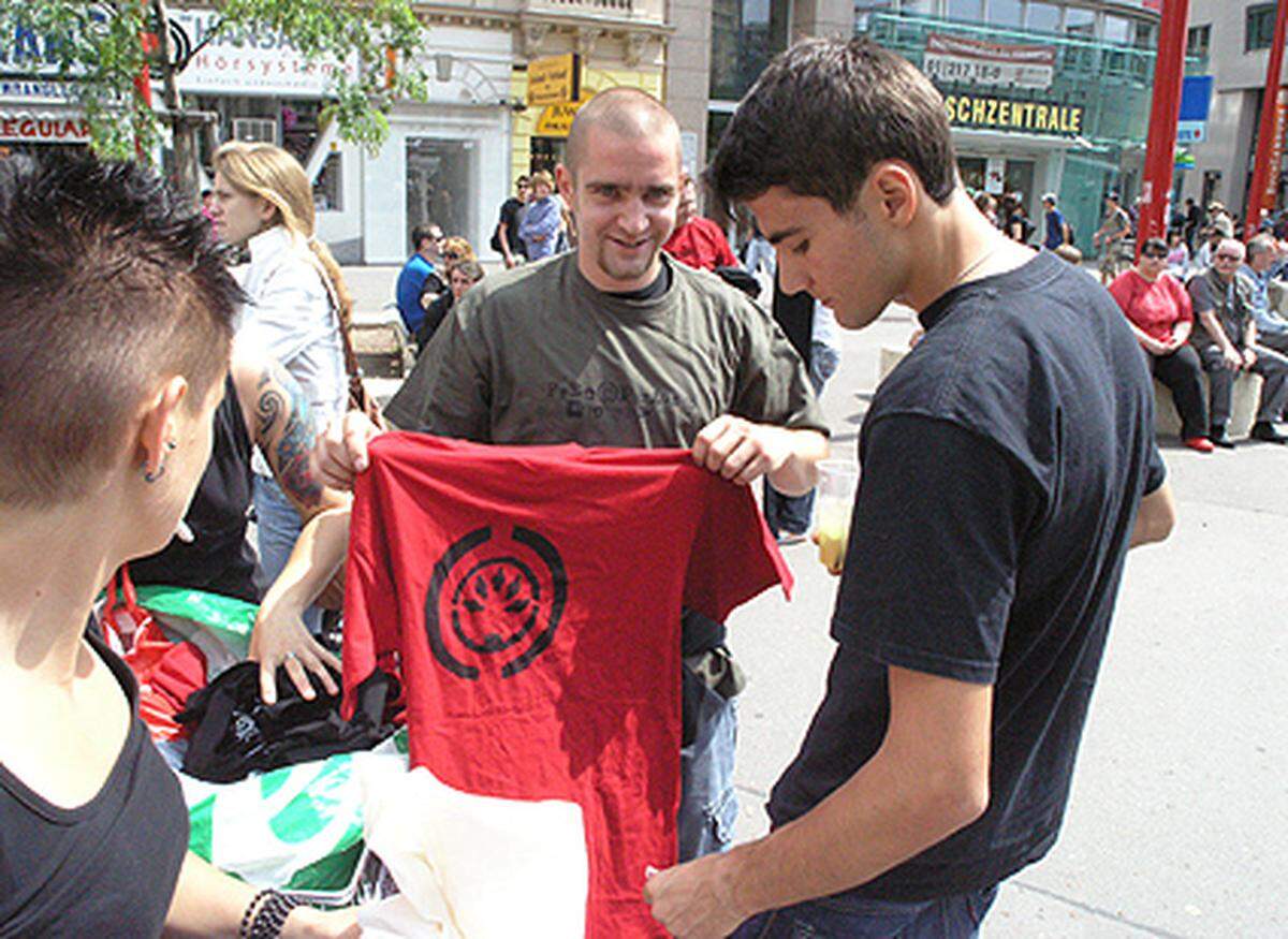 Zu erstehen gab es auch T-Shirts mit dem Logo der Veranstaltung.