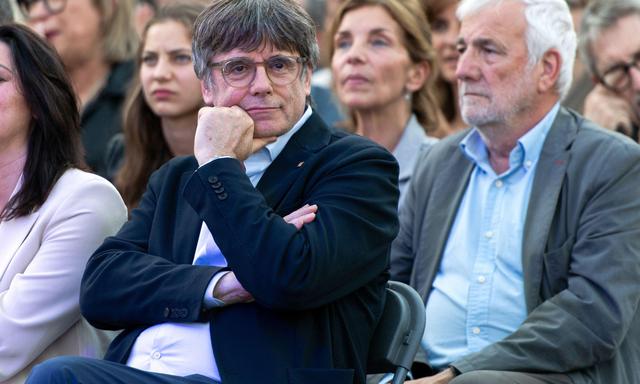 Carles Puigdemont muss weiterhin darauf warten, ohne rechtliche Konsequenzen in seine Heimat reisen zu können.