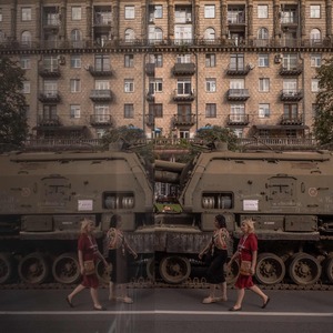 Zerstörte russische Militärpanzer in Kiew