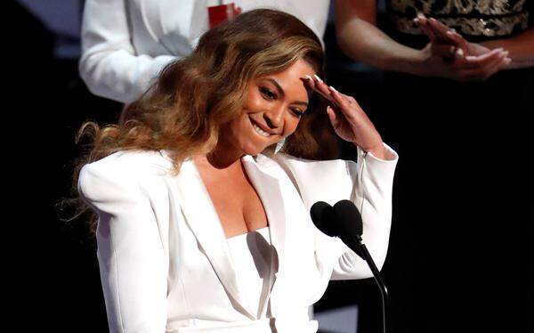 "Queen Bey" Beyoncé Knowles gilt als Pop-Diva schlechthin. Sie hat ein Vermögen von 400 Mio. Dollar (354 Mio. Euro) angehäuft und findet sich auf Platz 51 wieder.