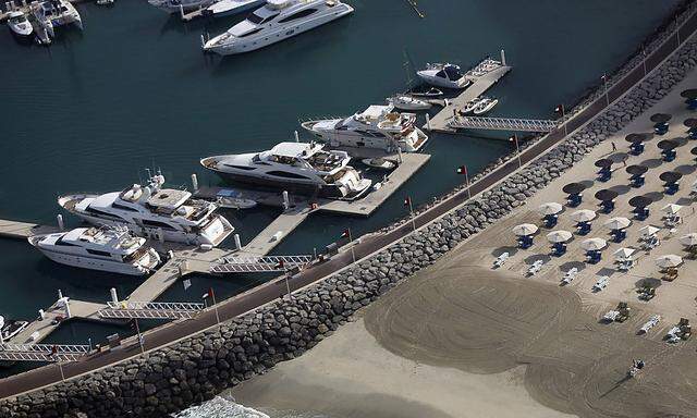 Symbolbild: Yachten im Hafen von Dubai