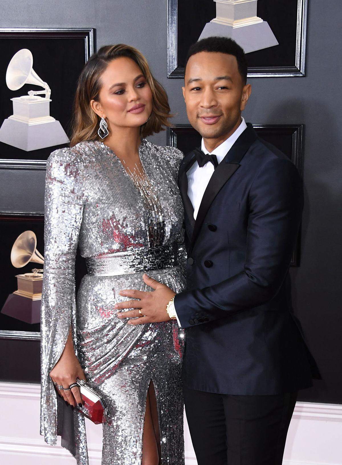 Den Druck vieler (Hollywood-)Mütter nach der Geburt des Kindes in wenigen Wochen wieder so schlank wie vorher zu sein, thematisiert Chrissy Teigen, Model, Moderatorin und Ehefrau von Sängerin John Ledgend, auf Social Media.