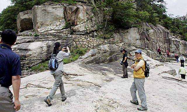 Südkoreanische Touristen am Berg Kumgang