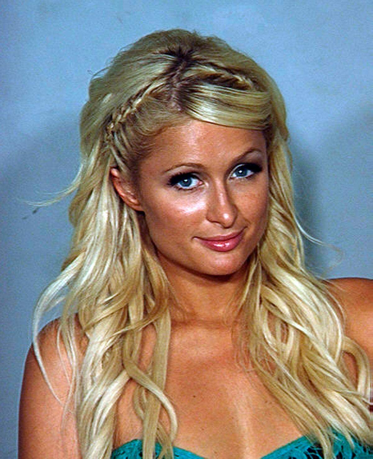 Berufserbin Paris Hilton wurde am 27. August wegen Kokainbesitzes in Las Vegas festgenommen. Es war nicht ihr erster Kontakt mit der Exekutive. Aber ...
