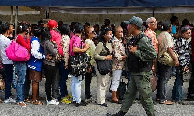 Venezuela gibt Bargeld wieder frei