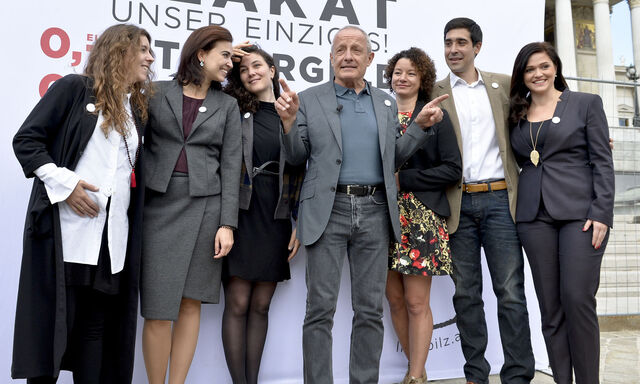 Spitzenkandidat Peter Pilz (M) und weitere Listenkandidaten