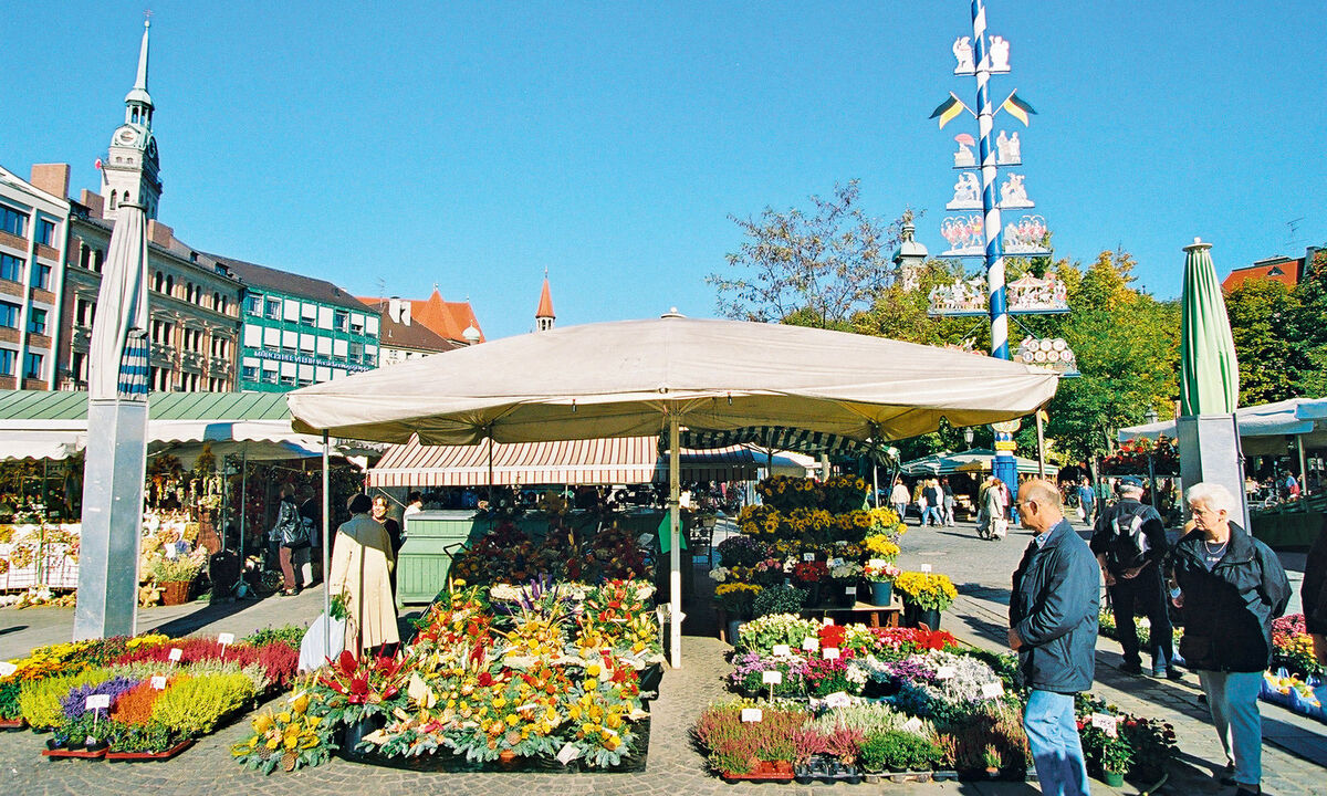 Viktualienmarkt. ­Sanierungsbedarf, Standler kämpfen ums Original.