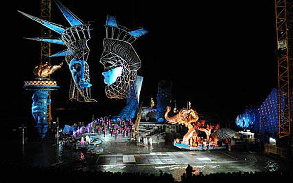 In zwei Jahren sahen insgesamt 348.212 Besucher "Aida", sie wurde damit zur bestbesuchten Oper auf der Seebühne.