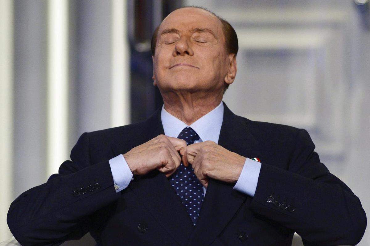 Das Mailänder Berufungsgericht urteilte, dass Berlusconi während seiner Amtszeit als Premier nicht seinen Einfluss auf die Polizei genutzt hatte, um die Freilassung der wegen Diebstahls festgenommenen Nachtklubtänzerin Karima El Marough alias "Ruby" aus Polizeigewahrsam zu erwirken. 