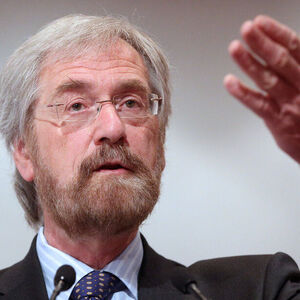 EZB-Chefvolkswirt Peter Praet sieht noch keinen Zinsschritt in der Eurozone.