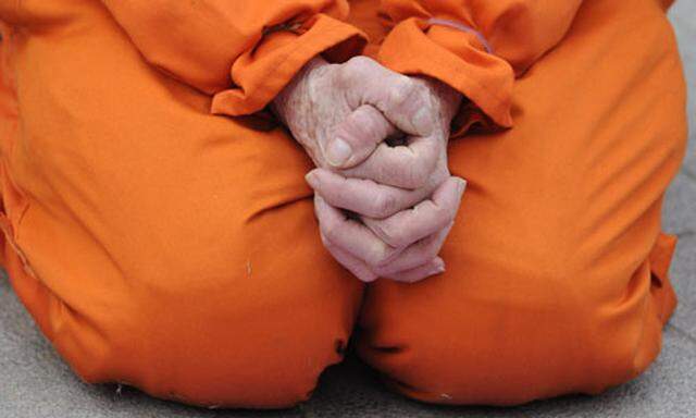 Schweiz nimmt zwei Ex-Guantanamo-Häftlinge auf 