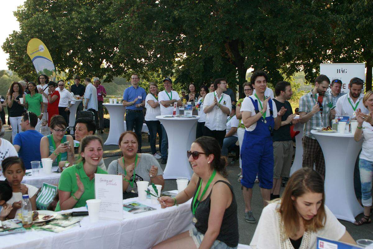 Rund 200 Zuschauer jubelten in der brütenden Sommerhitze.