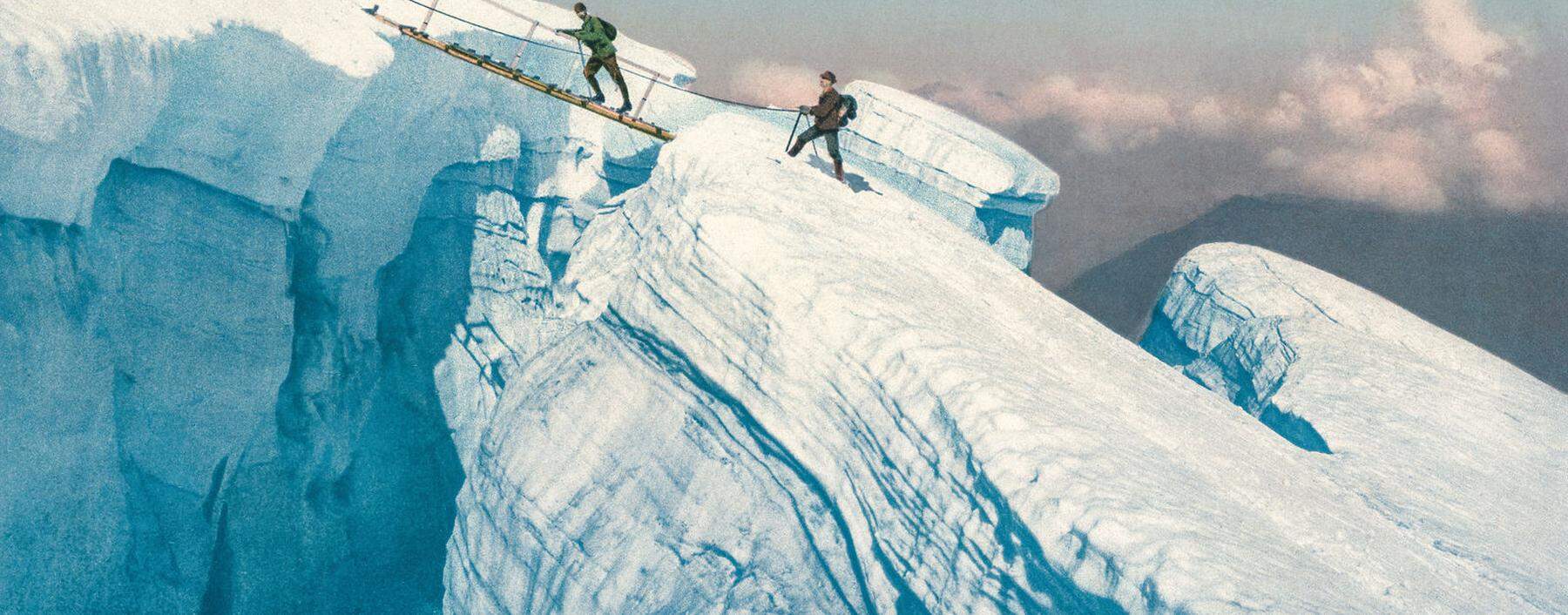 „Grauenhafter Blick in die azurblaue Tiefe.“ Überquerung einer Gletscherspalte 1905 am Mer de Glace (Mont-Blanc), damals ein Abenteuer voller Schrecken. 