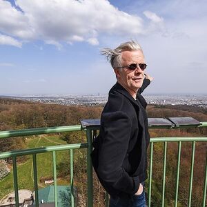 Thomas Rabitsch auf der Jubiläumswarte Ottakring.