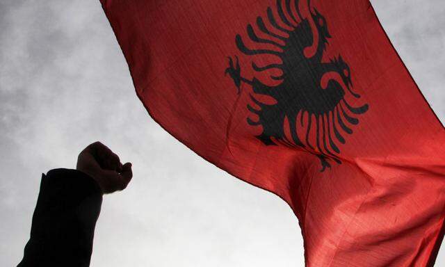 Kosovo Nationalisten blockieren Parlament