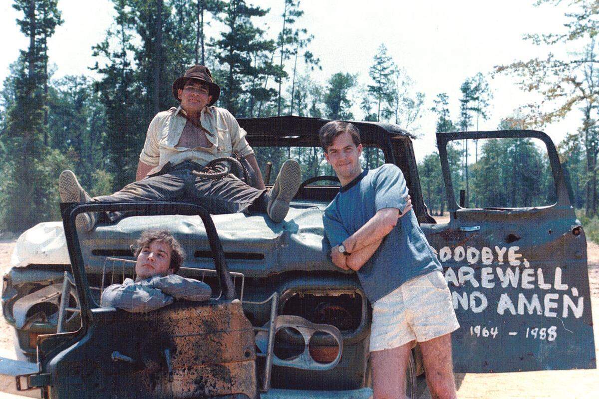 Im Vorjahr mit "Masters of the Universe" ein Kultfilm aus den 80er Jahren aufgeführt. Auch heuer schenkt das Festival seinen Fans ein Schmankerl aus der goldenen Blockbuster-Ära: "Indiana Jones: Raiders of the Lost Ark" (1981) ("Jäger des verlorenen Schatzes") wird am Samstag, 24. September gezeigt. Anschließend geht es mit dem schönen Fanfilm "Raiders of the Lost Ark: The Adaption" (aus dem Jahr 1989) weiter: Drei Schulfreunde haben damals ein Shot-for-Shot-Remake des Klassikers gedreht. Den brutal-atemberaubenden Streifen "Headshot" mit Martial-Arts-Superstar Iko Uwais ("The Raid") sollte man sich am Samstag ebenfalls nicht entgehen lassen.